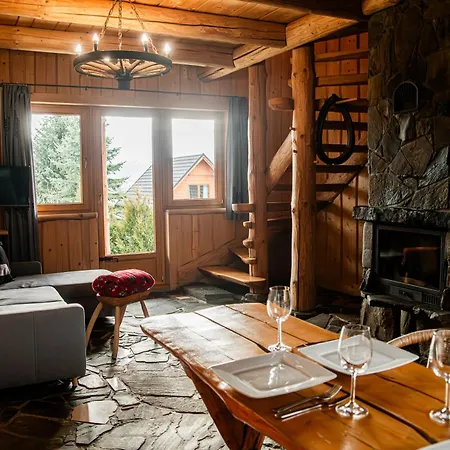 Mietowa Osada Czerwienne 別荘 *